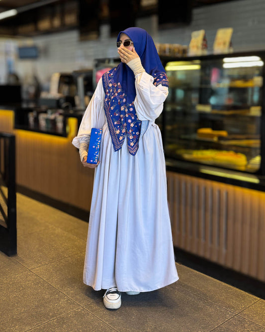 ستايل حجاب كامل باللون الأزرق الملكي لإطلالة محتشمة وأنيقة - كولكشن براند هادية الجديد
Full Royal Blue Hijab Look for Elegant Modest Fashion - New Hadiyah Collection