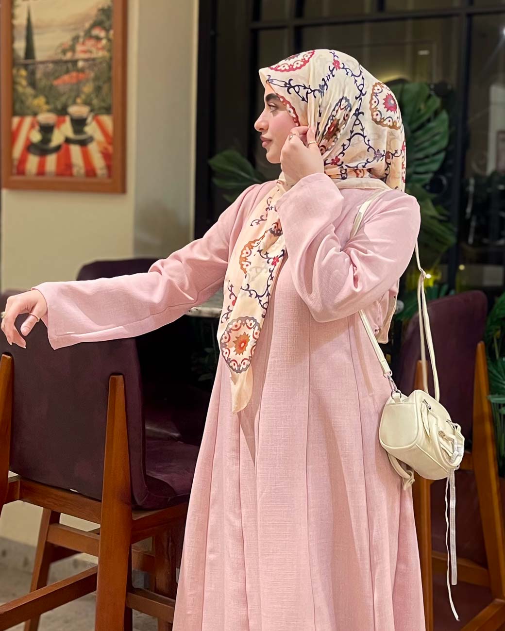 طرحة شيفون ملكي فاخرة متوفرة للشحن الدولي لمصر والسعودية والإمارات - براند هادية
Premium Royal Chiffon Hijab - Worldwide Shipping to Egypt, KSA, and UAE by Hadiyah